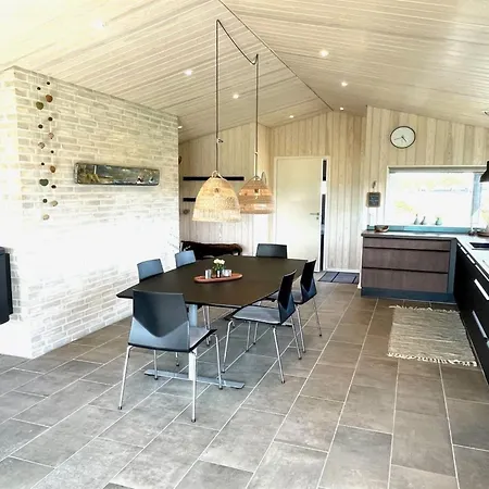 Hinda - 1-2km From The Sea By Interhome Feriehus