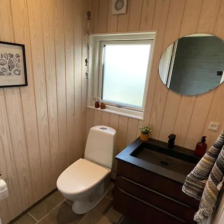 Hinda - 1-2km From The Sea By Interhome