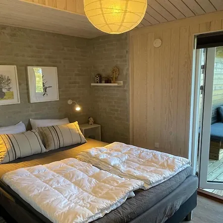 Hinda - 1-2km From The Sea By Interhome